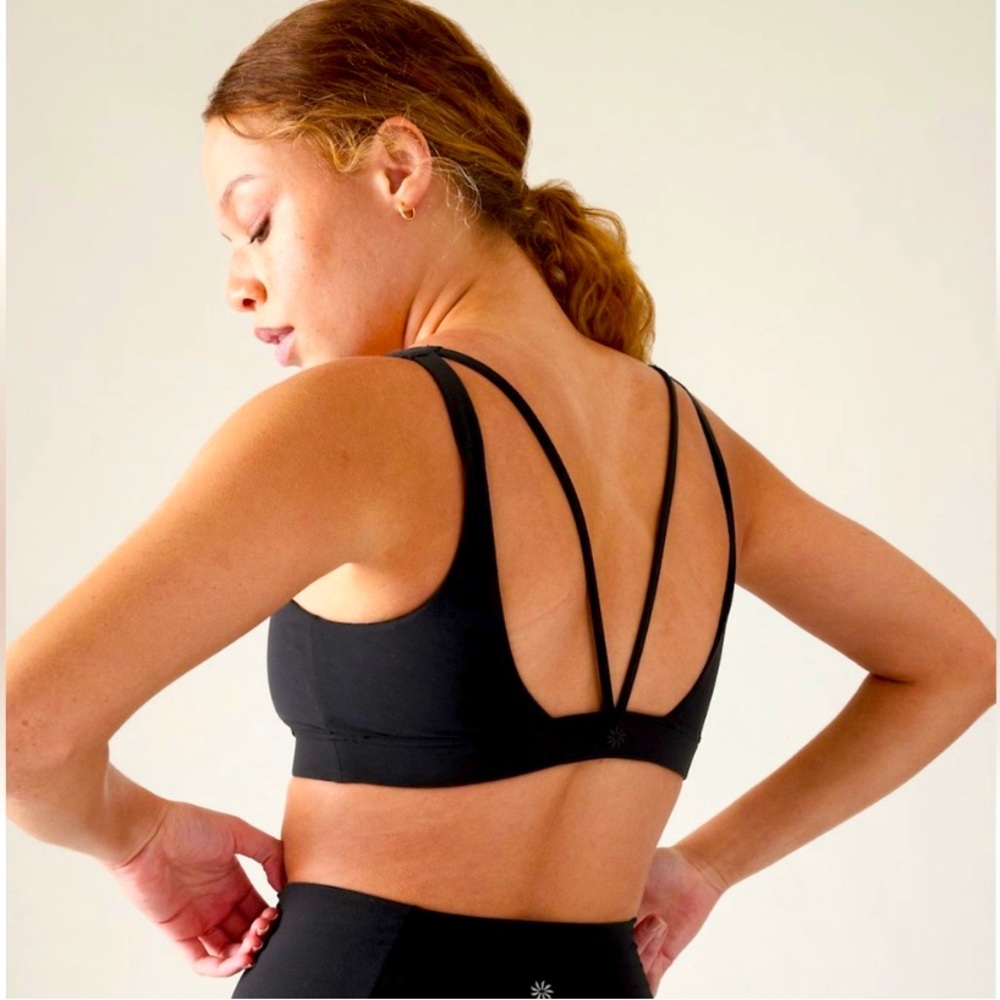 Athleta Exhale Bra A-C size M medium color: black
